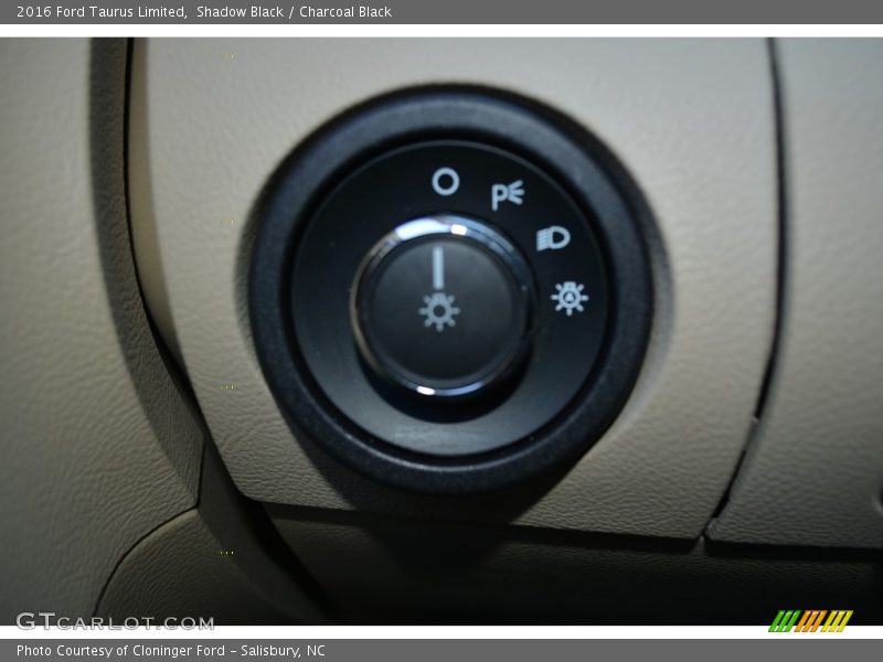 Shadow Black / Charcoal Black 2016 Ford Taurus Limited
