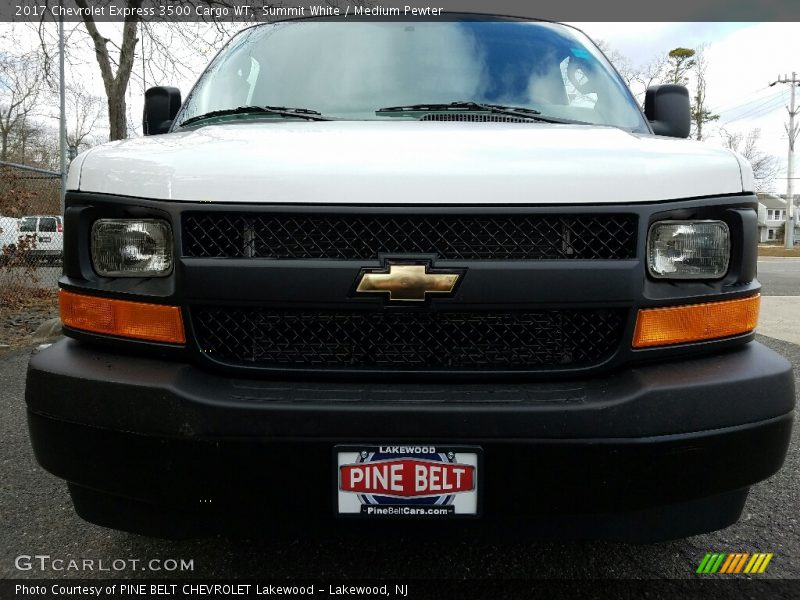 Summit White / Medium Pewter 2017 Chevrolet Express 3500 Cargo WT