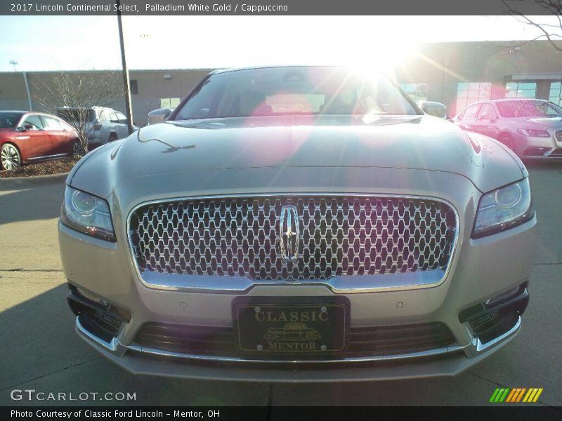 Palladium White Gold / Cappuccino 2017 Lincoln Continental Select