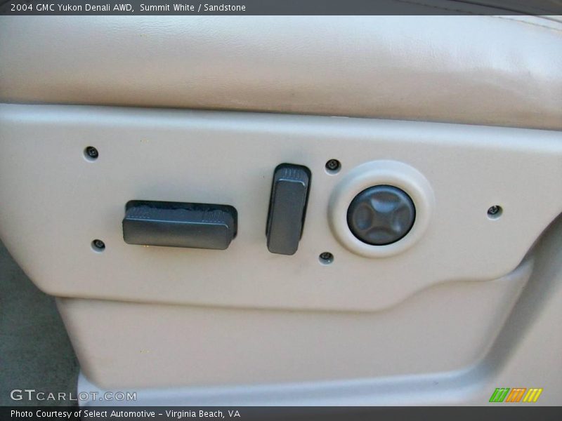 Summit White / Sandstone 2004 GMC Yukon Denali AWD