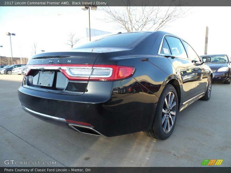 Black Velvet / Ebony 2017 Lincoln Continental Premier AWD