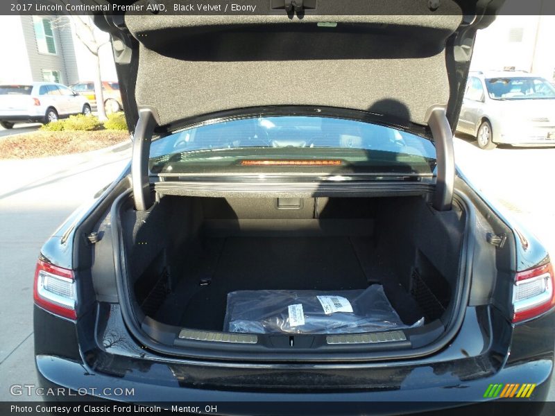 Black Velvet / Ebony 2017 Lincoln Continental Premier AWD