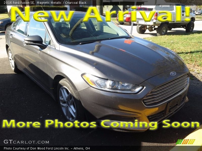 Magnetic Metallic / Charcoal Black 2016 Ford Fusion SE