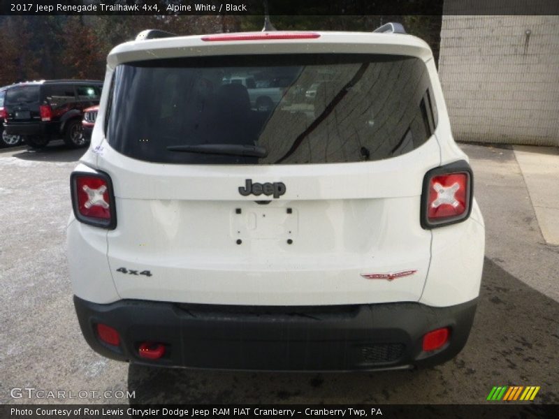 Alpine White / Black 2017 Jeep Renegade Trailhawk 4x4