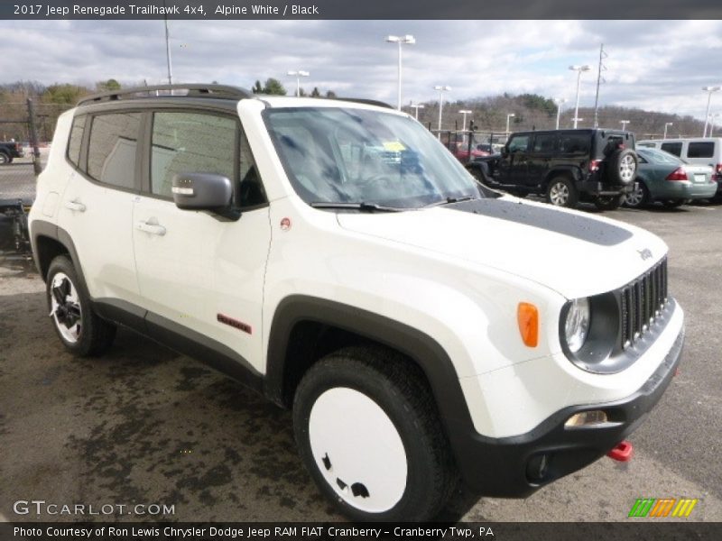 Alpine White / Black 2017 Jeep Renegade Trailhawk 4x4