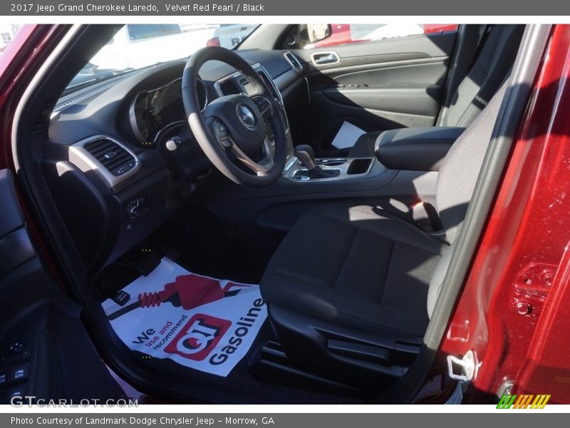 Velvet Red Pearl / Black 2017 Jeep Grand Cherokee Laredo