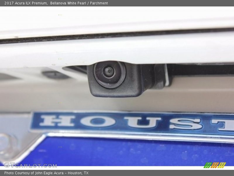 Bellanova White Pearl / Parchment 2017 Acura ILX Premium