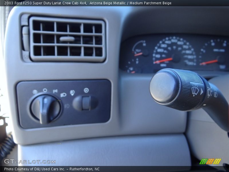 Arizona Beige Metallic / Medium Parchment Beige 2003 Ford F250 Super Duty Lariat Crew Cab 4x4