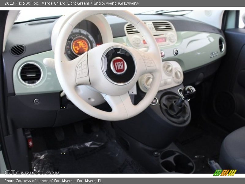 Verde Chiaro (Light Green) / Grigio/Avorio (Gray/Ivory) 2013 Fiat 500 Pop
