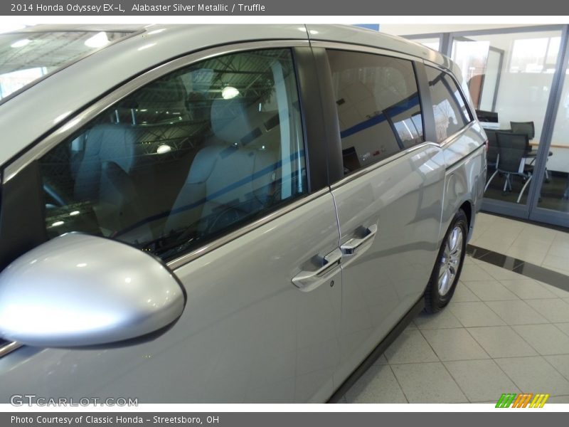 Alabaster Silver Metallic / Truffle 2014 Honda Odyssey EX-L