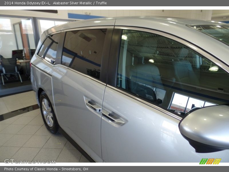 Alabaster Silver Metallic / Truffle 2014 Honda Odyssey EX-L