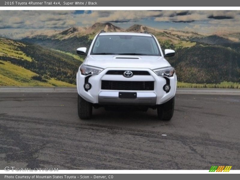 Super White / Black 2016 Toyota 4Runner Trail 4x4