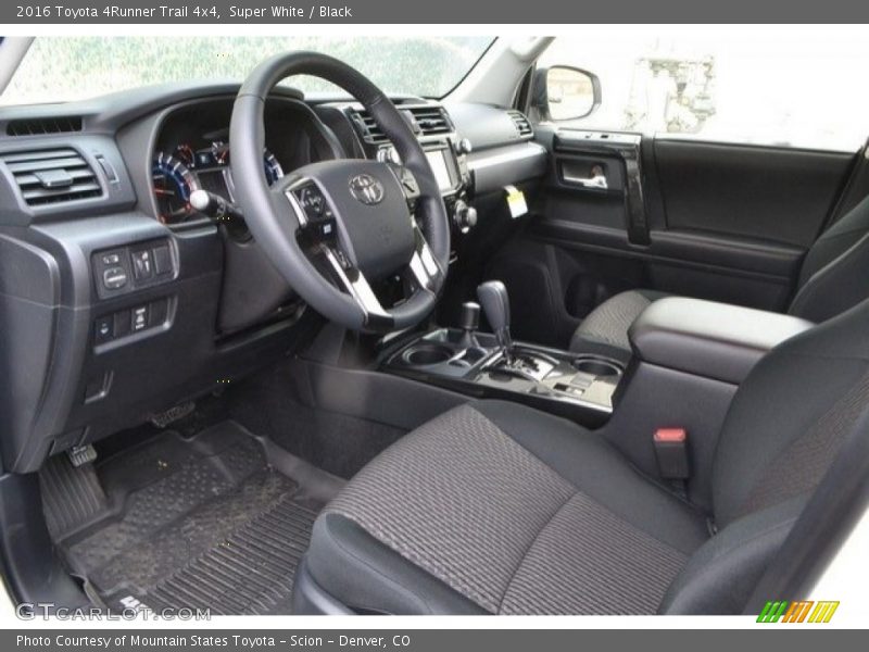 Super White / Black 2016 Toyota 4Runner Trail 4x4