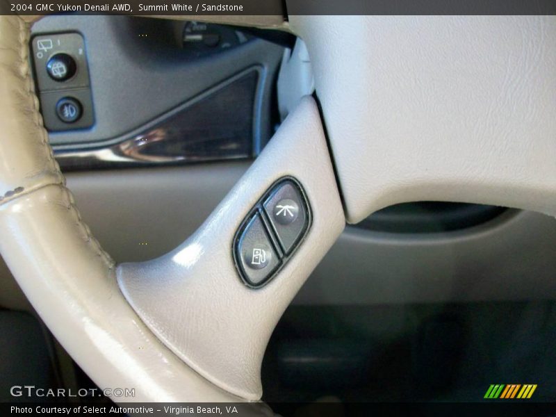 Summit White / Sandstone 2004 GMC Yukon Denali AWD