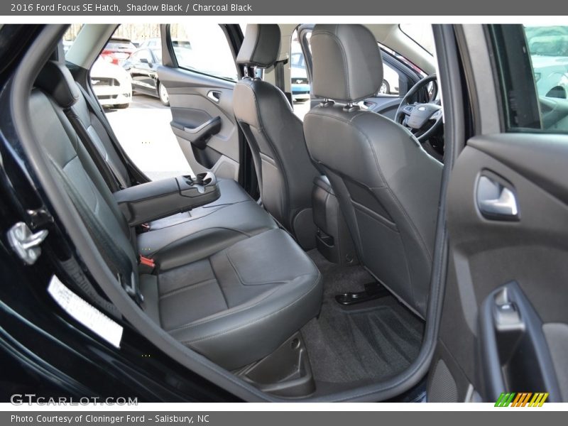 Shadow Black / Charcoal Black 2016 Ford Focus SE Hatch