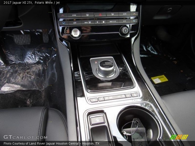 Polaris White / Jet 2017 Jaguar XE 25t