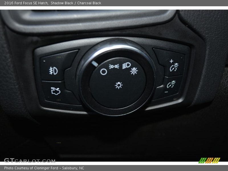 Shadow Black / Charcoal Black 2016 Ford Focus SE Hatch