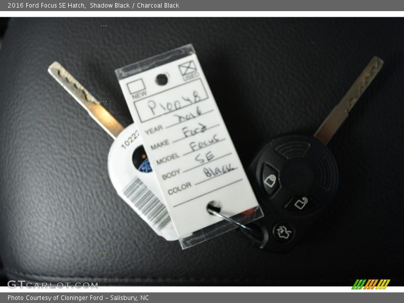 Shadow Black / Charcoal Black 2016 Ford Focus SE Hatch