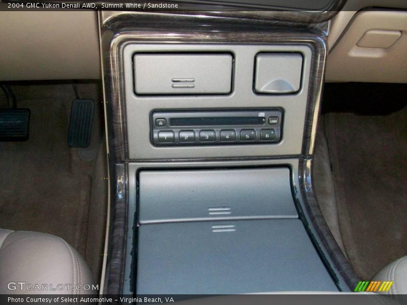 Summit White / Sandstone 2004 GMC Yukon Denali AWD