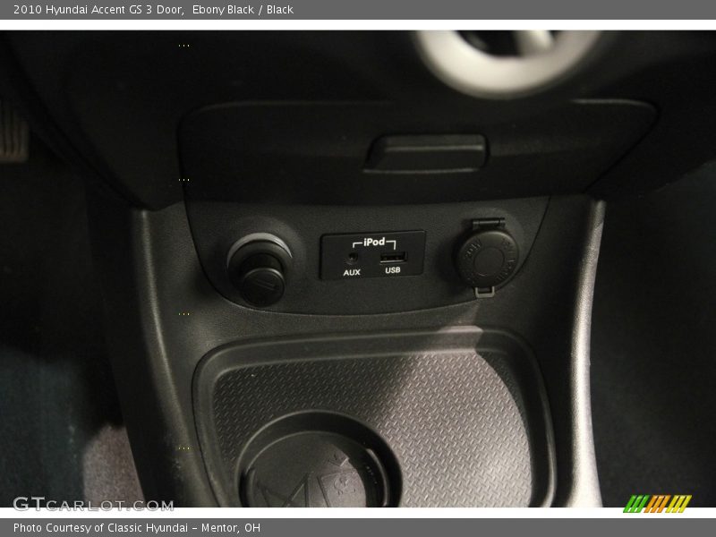 Ebony Black / Black 2010 Hyundai Accent GS 3 Door