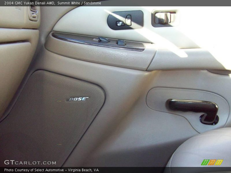 Summit White / Sandstone 2004 GMC Yukon Denali AWD