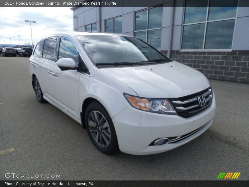White Diamond Pearl / Truffle 2017 Honda Odyssey Touring