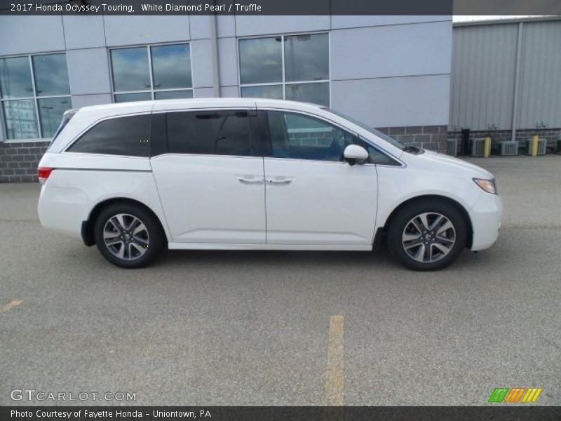 White Diamond Pearl / Truffle 2017 Honda Odyssey Touring