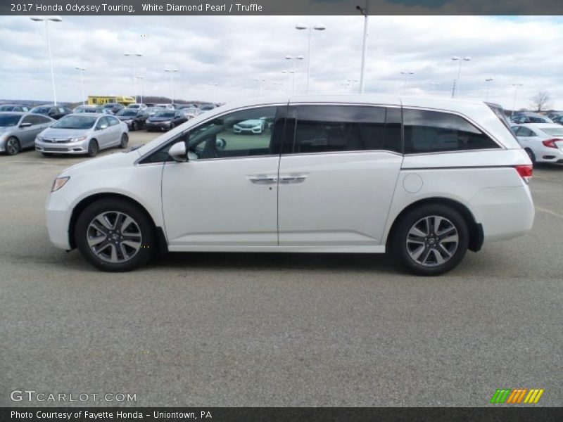 White Diamond Pearl / Truffle 2017 Honda Odyssey Touring