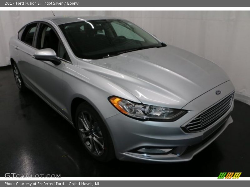 Ingot Silver / Ebony 2017 Ford Fusion S