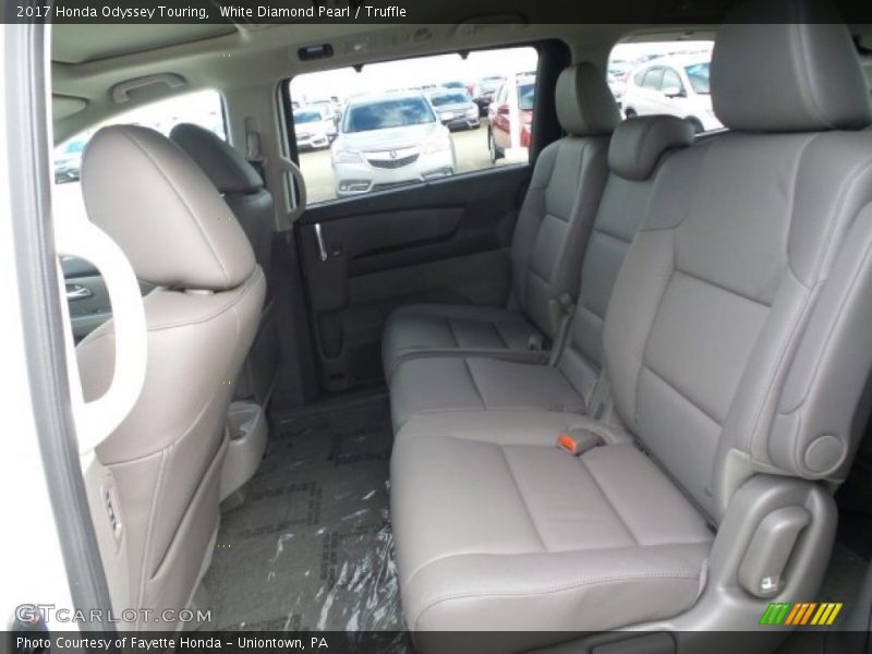 White Diamond Pearl / Truffle 2017 Honda Odyssey Touring