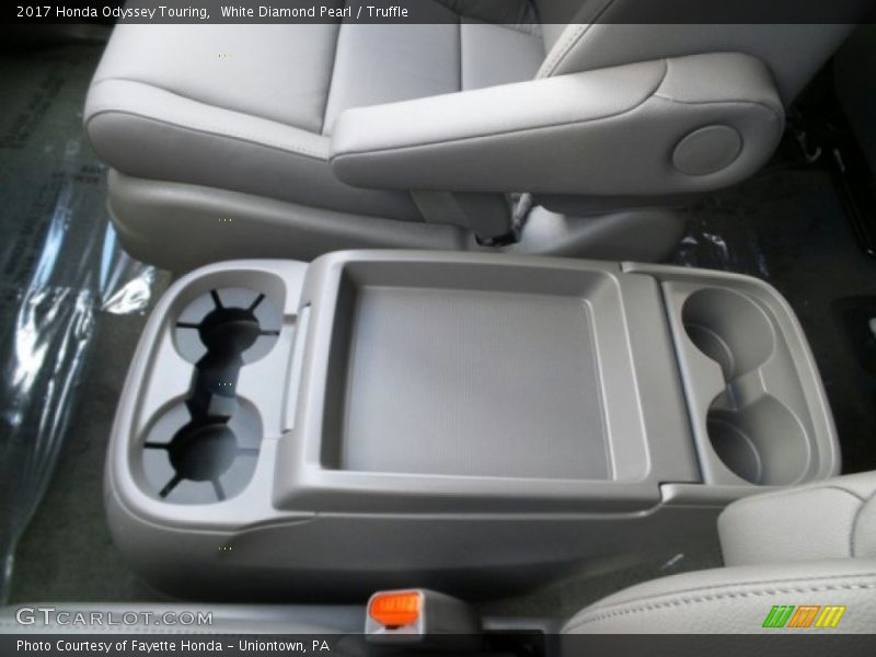 White Diamond Pearl / Truffle 2017 Honda Odyssey Touring