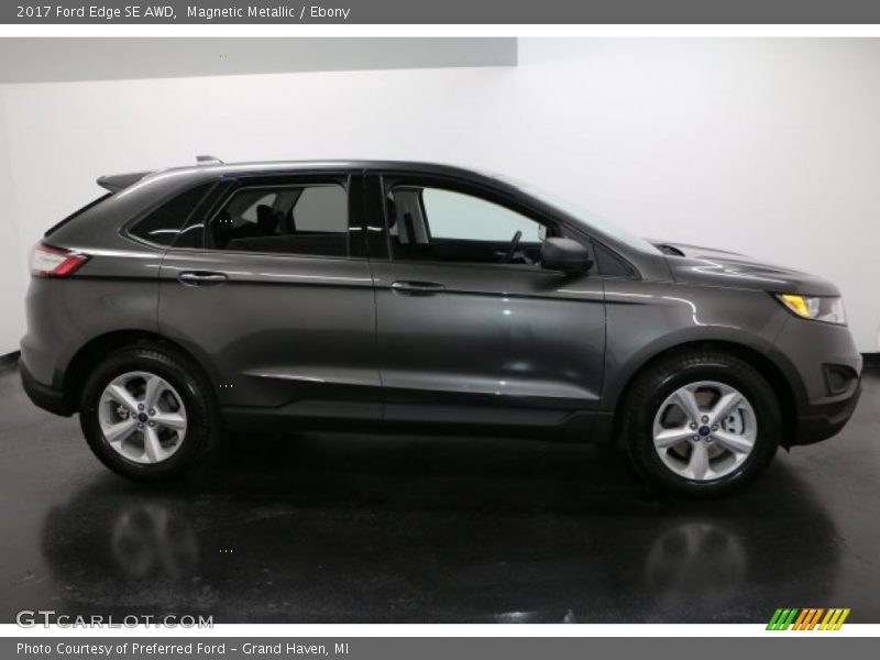 Magnetic Metallic / Ebony 2017 Ford Edge SE AWD