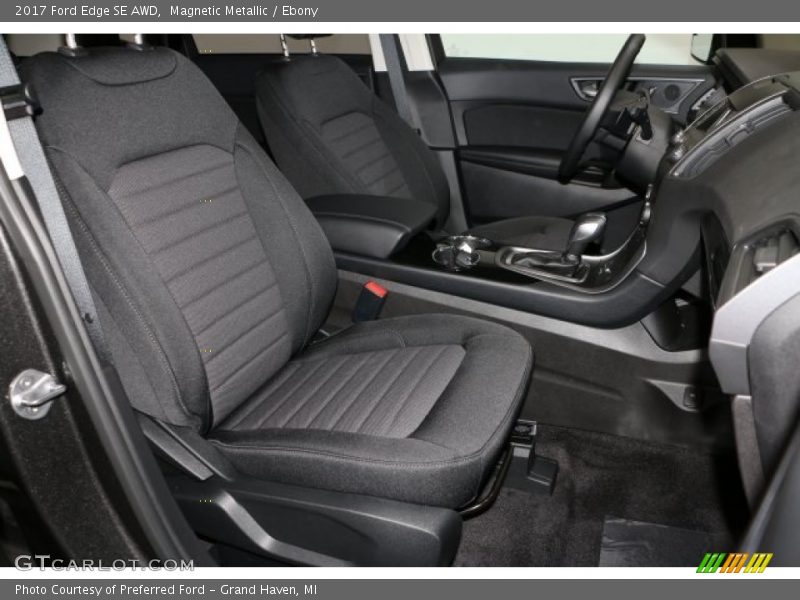 Magnetic Metallic / Ebony 2017 Ford Edge SE AWD