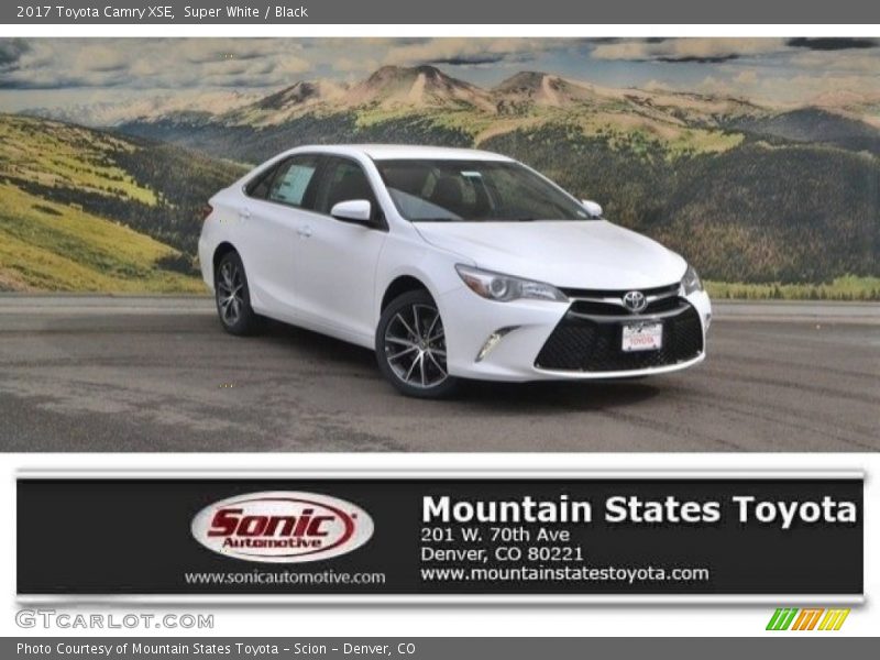 Super White / Black 2017 Toyota Camry XSE