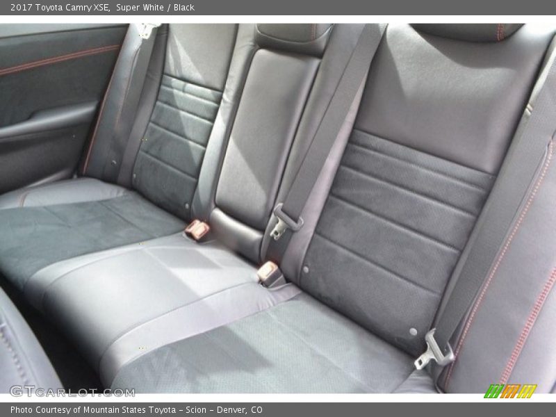 Super White / Black 2017 Toyota Camry XSE