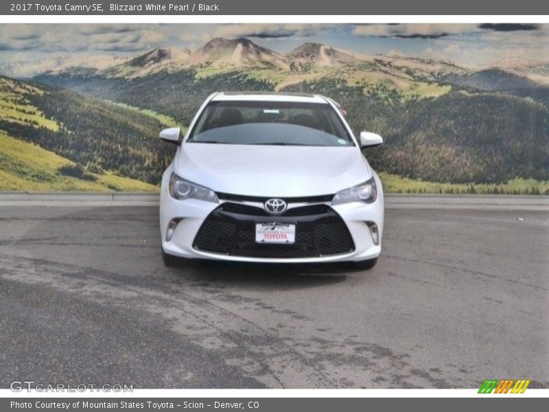 Blizzard White Pearl / Black 2017 Toyota Camry SE