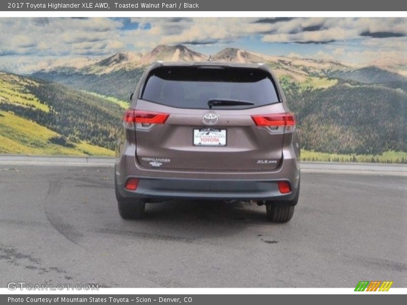 Toasted Walnut Pearl / Black 2017 Toyota Highlander XLE AWD