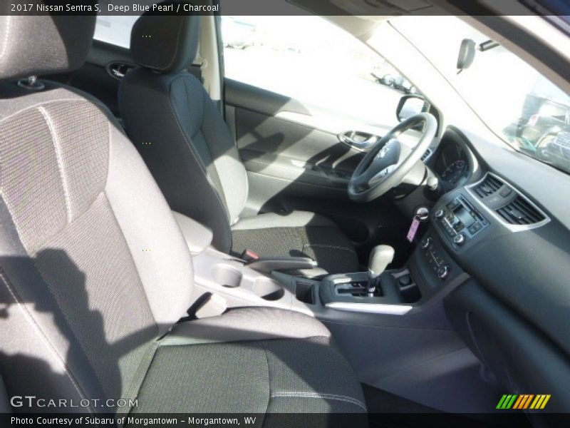 Deep Blue Pearl / Charcoal 2017 Nissan Sentra S