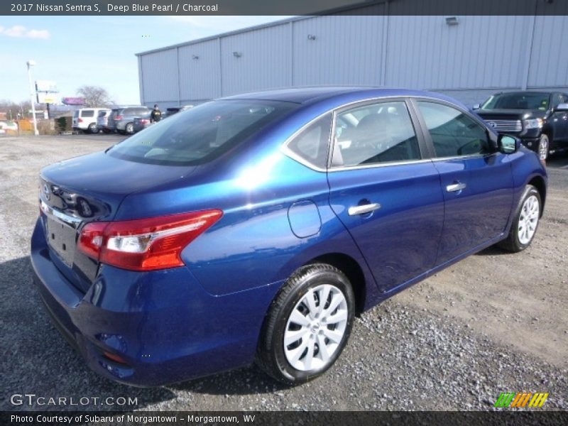 Deep Blue Pearl / Charcoal 2017 Nissan Sentra S