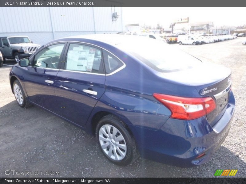 Deep Blue Pearl / Charcoal 2017 Nissan Sentra S