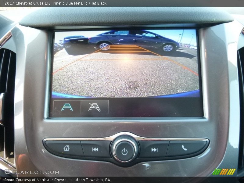 Kinetic Blue Metallic / Jet Black 2017 Chevrolet Cruze LT