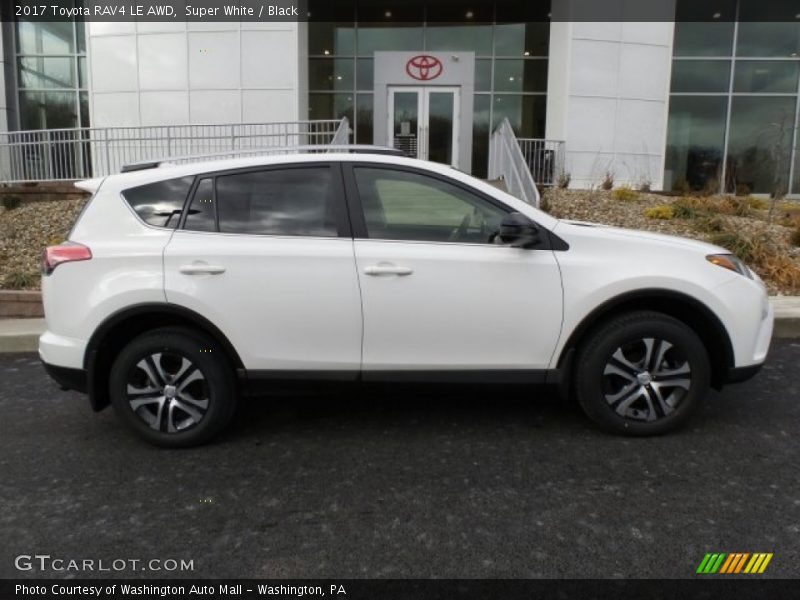 Super White / Black 2017 Toyota RAV4 LE AWD