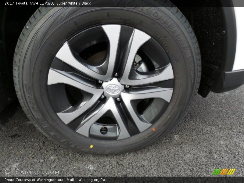 Super White / Black 2017 Toyota RAV4 LE AWD