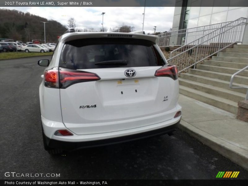 Super White / Black 2017 Toyota RAV4 LE AWD