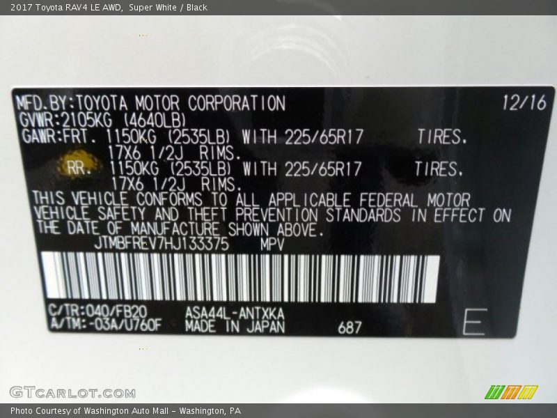 Super White / Black 2017 Toyota RAV4 LE AWD