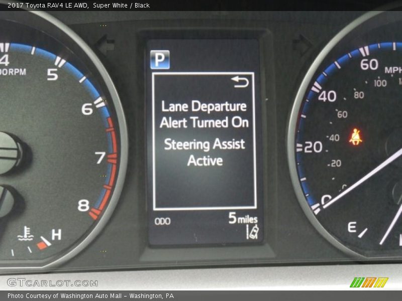 Super White / Black 2017 Toyota RAV4 LE AWD
