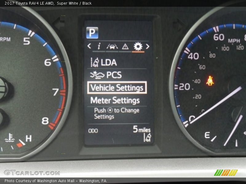 Super White / Black 2017 Toyota RAV4 LE AWD