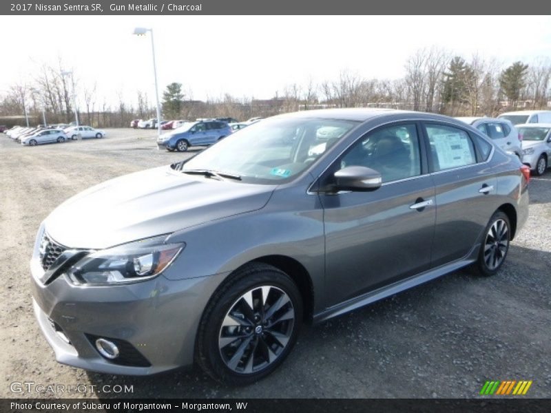 Front 3/4 View of 2017 Sentra SR