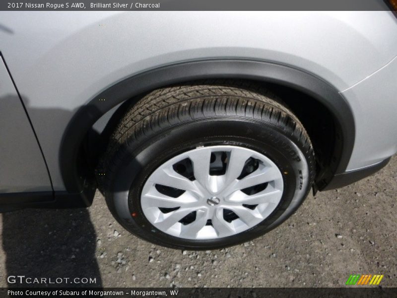 Brilliant Silver / Charcoal 2017 Nissan Rogue S AWD