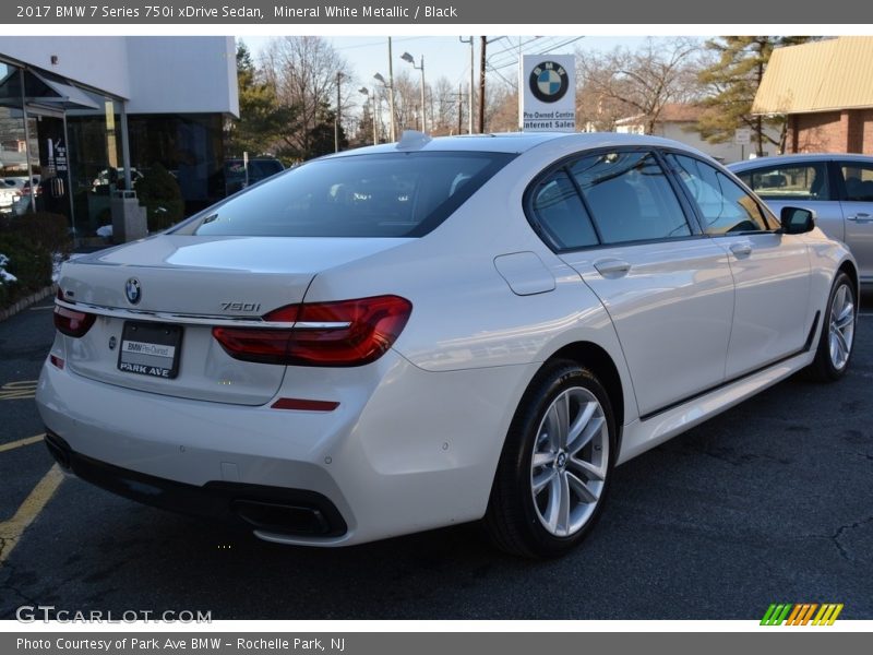 Mineral White Metallic / Black 2017 BMW 7 Series 750i xDrive Sedan